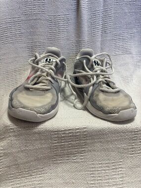 Nike Kids Gray, White & Pink Lightweight Sneakers